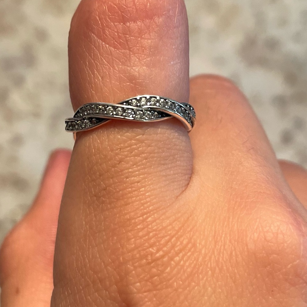 Beautiful Pandora ring - Picture 3 of 3
